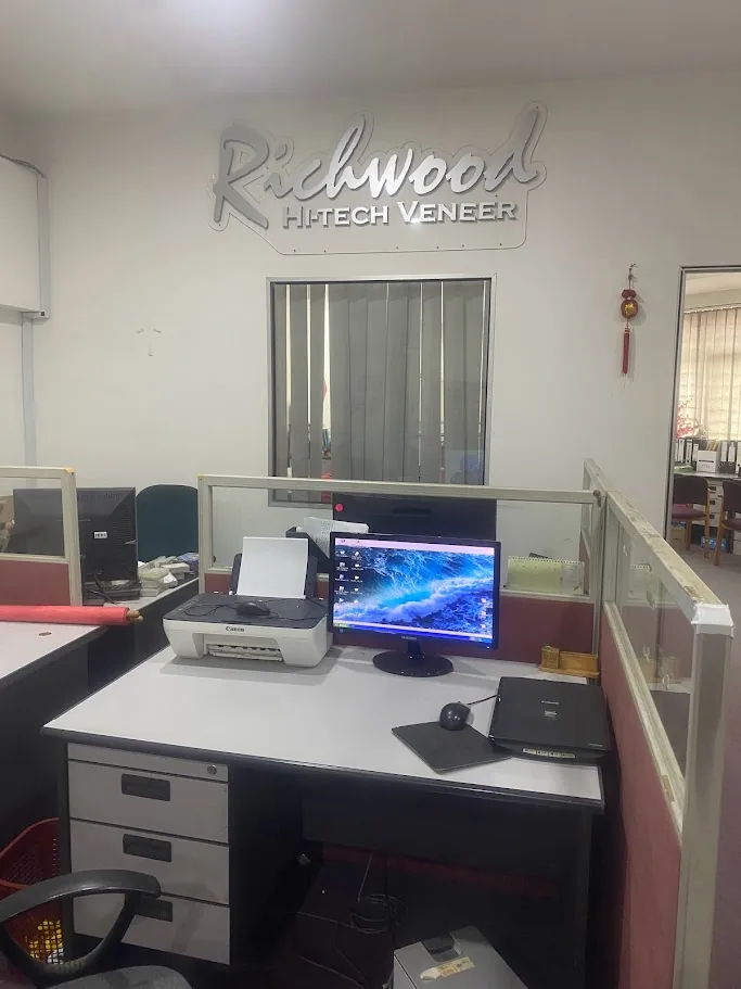 Cybergate managed IT support engineer helping a Malaysian business
